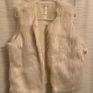 $5 SALE L8teR Cream Fur Vest